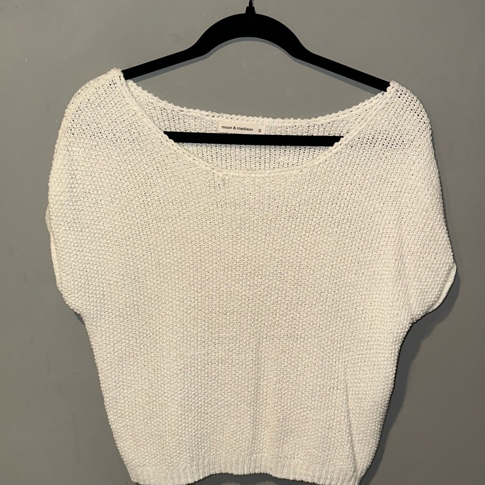 Moon & Madison Classic White Scoop Neck Sweater